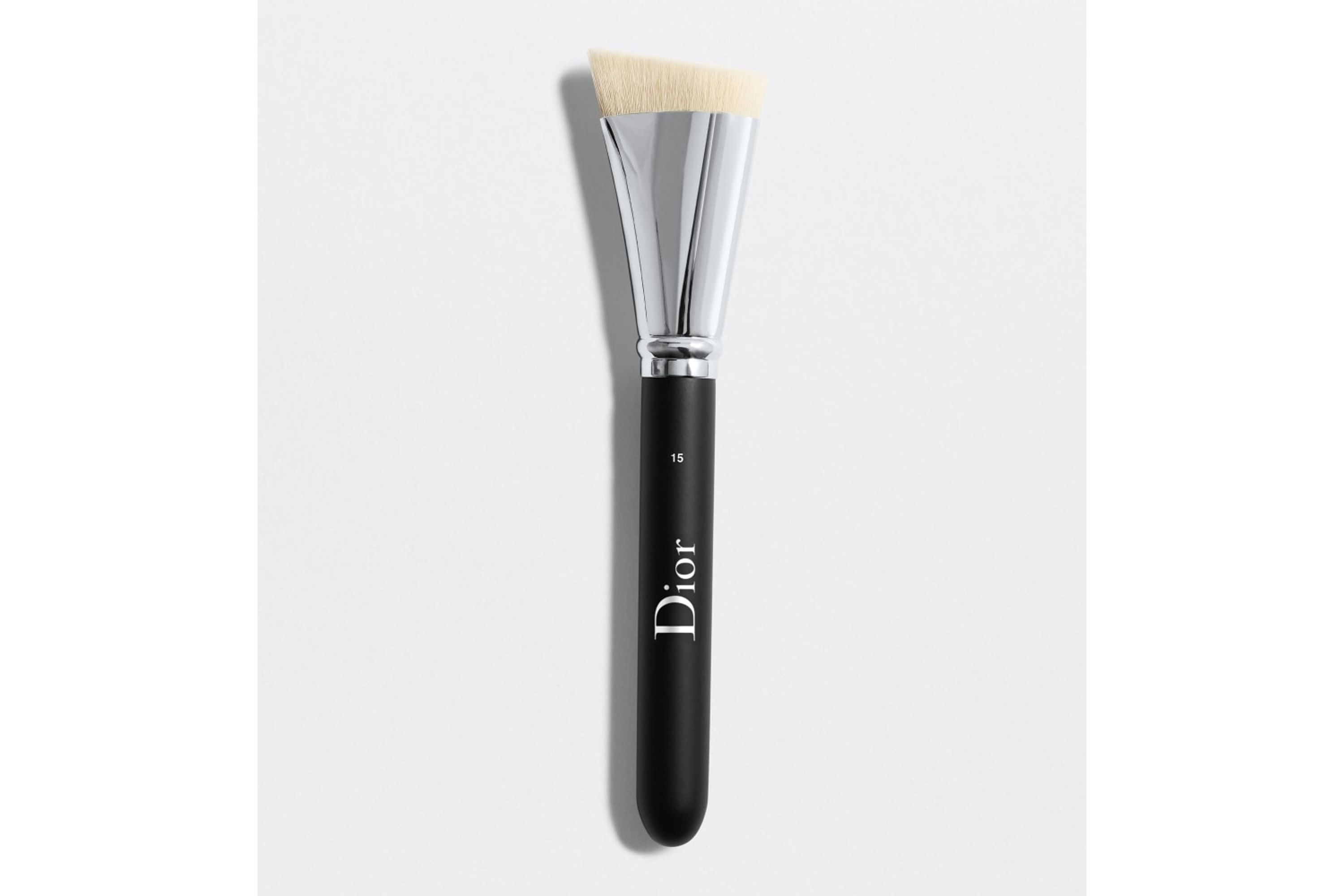 DIOR BACKSTAGE CONTOUR BRUSH N°15 pincel para contorno nº 15 DIOR Dior