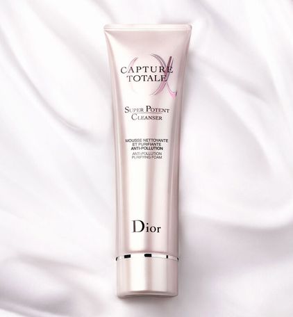 3348901569415_04--thumb01-dior-capture-totale-super-potent-cleanser-face-cleanser-anti-pollution-purify